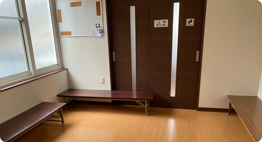 子供もぺっとの施設内装の玄関の写真